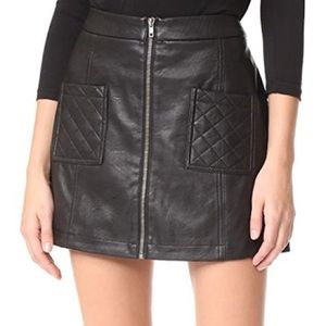 Jack BB Dakota Cohen Black Pleather Zipper Front Skirt Sz 6
